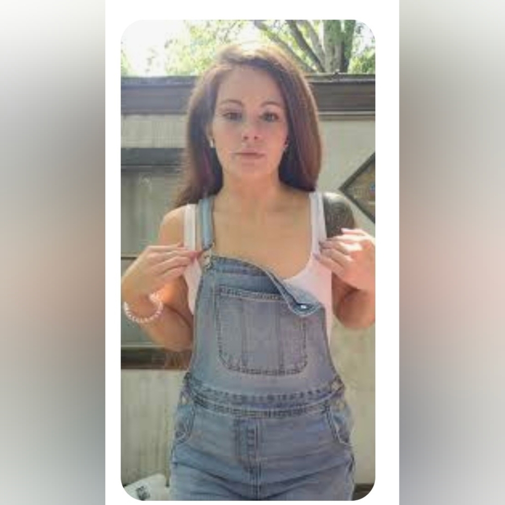 No Boundaries Distressed Light Denim Overall Shorts Medium *U - Picture 2 of 8